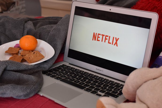 Netflix despidió a más de 300 empleados por una considerable baja de las suscripciones