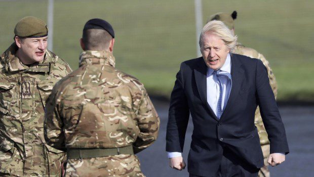 Reino Unido anunció un aumento en su arsenal nuclear y ratificó su presencia militar en las Malvinas