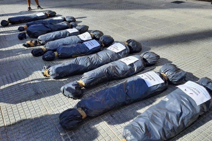 Bordet se sumó al repudio por el uso de las falsas bolsas mortuorias en una protesta