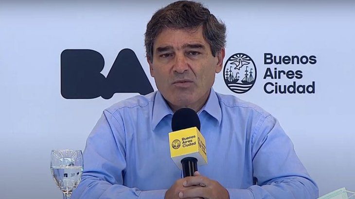 Fernán Quirós pidió disculpas por el caos en los centros de vacunación