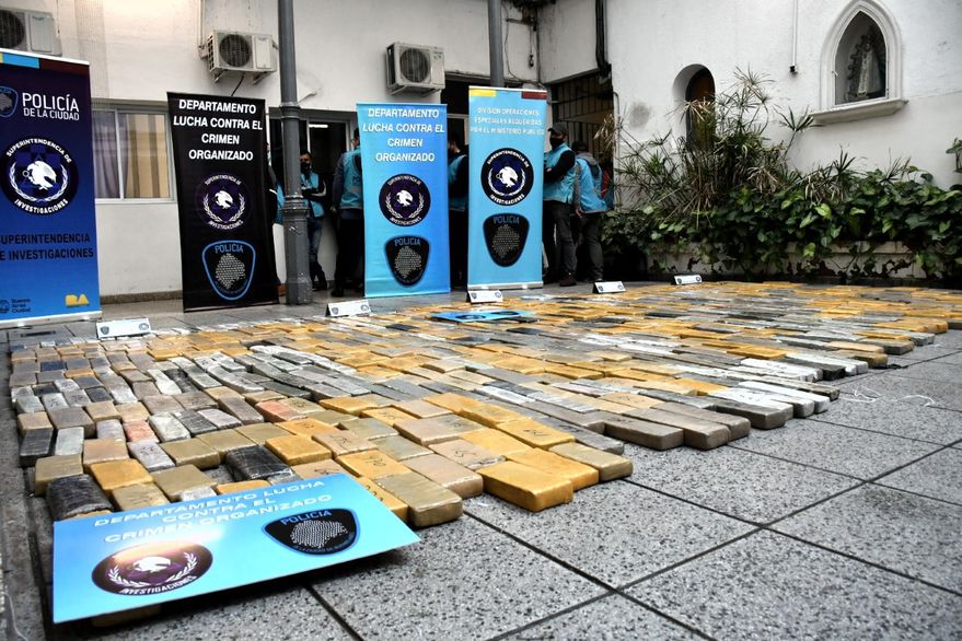 Interceptaron más de 700 kilos de drogas antes de su llegada a villas porteñas