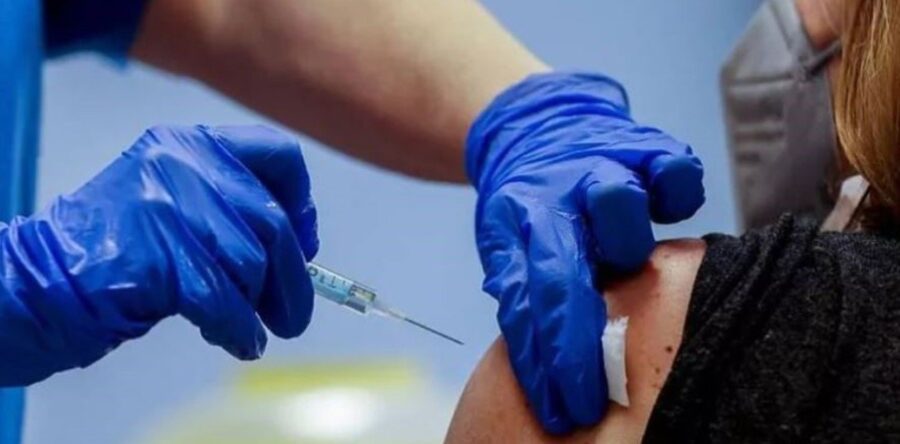 Indemnizarán a las personas que hayan sufrido algún “evento adverso” de la vacuna contra el Covid