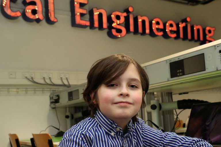 Superdotado: un niño de 11 años terminó la carrera de Física en nueve meses con una altísima nota promedio