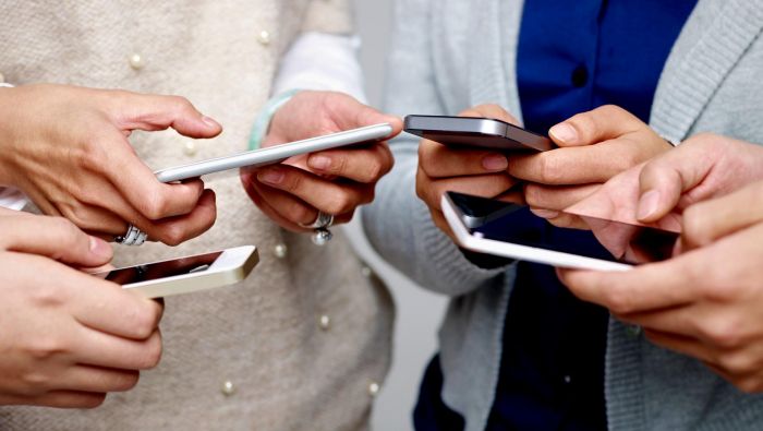 Tarifas: el Gobierno quiere frenar aumentos en telefonía e Internet y tiene un as en la manga