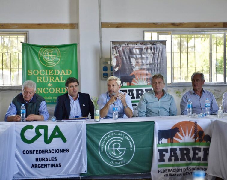 Los candidatos del Frente «Juntos por Entre Ríos» Rogelio Frigerio, Pedro Galimberti y Atilio Benedetti visitaron la Exposición Rural de Concordia.
