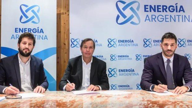 Firmaron el contrato con Techint para la provisión de cañerías del gasoducto Néstor Kirchner