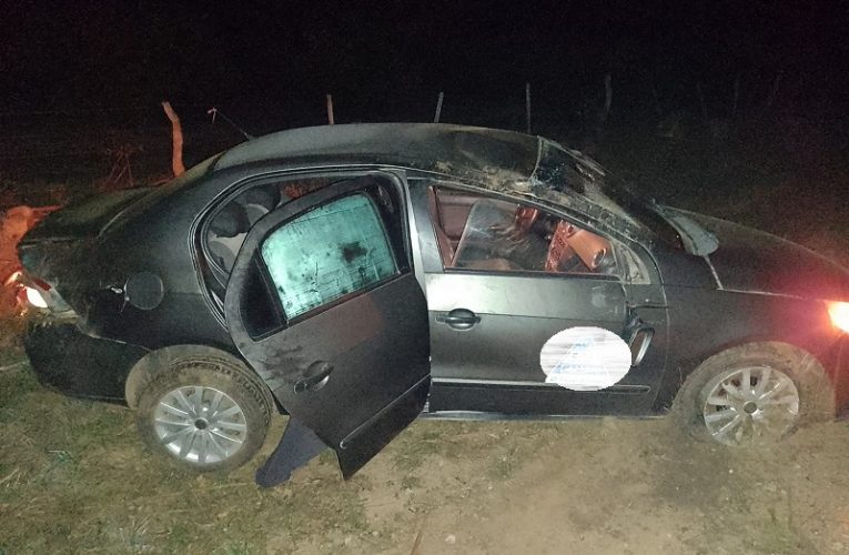 Chajarí: robaron un remís, golpearon al chofer y volcaron su vehículo