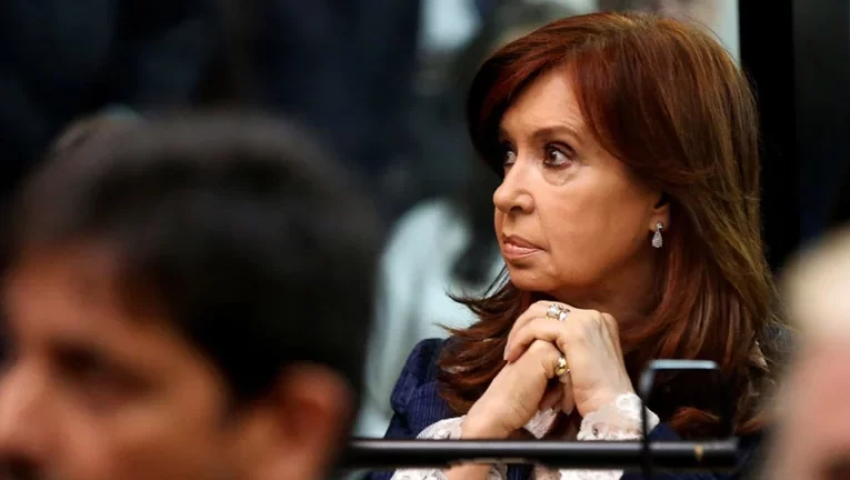 “Todas las  licitaciones fueron una farsa”, dijeron los fiscales en la tercera  jornada de alegatos del juicio a Cristina Kirchner por la obra pública