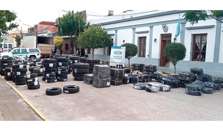 Llevaban neumáticos desde Misiones a Buenos Aires, pero les incautaron la carga en Entre Ríos