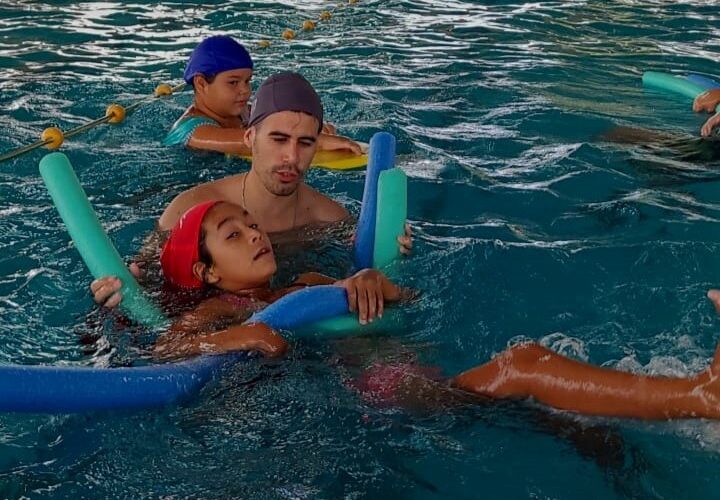 Chajarí: el municipio inscribe para las clases de natación en Termas