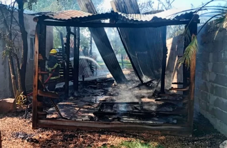 Chajarí: Devastador incendio arrasó con vivienda y deja a familia sin hogar ni pertenencias