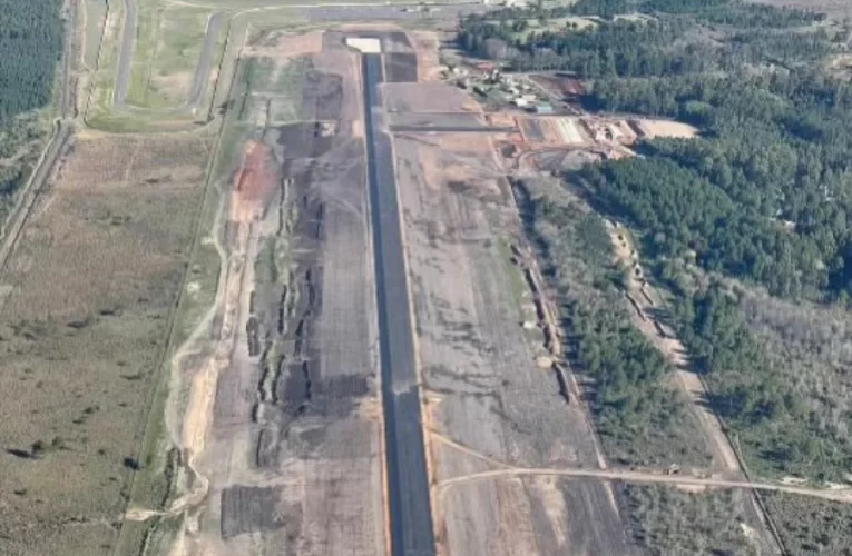 La obra del aeropuerto Comodoro Pierrestegui de Concordia ya alcanza el 50 por ciento de ejecución