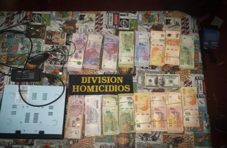 Decomiso de dinero, cocaína, marihuana y armas en operativo policial