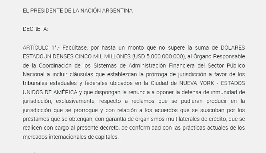 Mientras el país miraba el Mundial, el Gobierno avanzó con un decreto para endeudarse por USD 5.000 millones