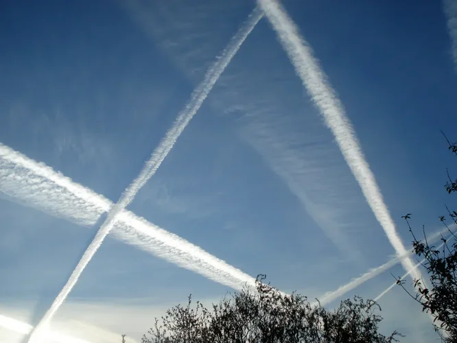 Chemtrails: Basta de experimentos sobre nuestras cabezas