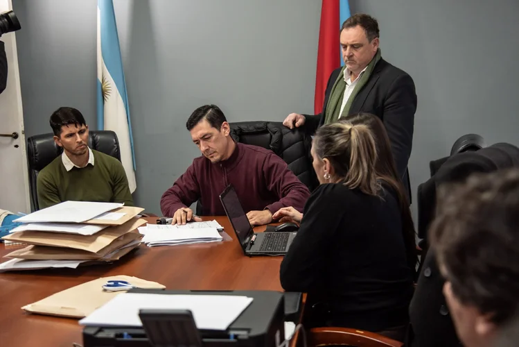 Se abrieron los sobres de las licitaciones para adquirir maquinaria vial por más de 12.000 millones de pesos