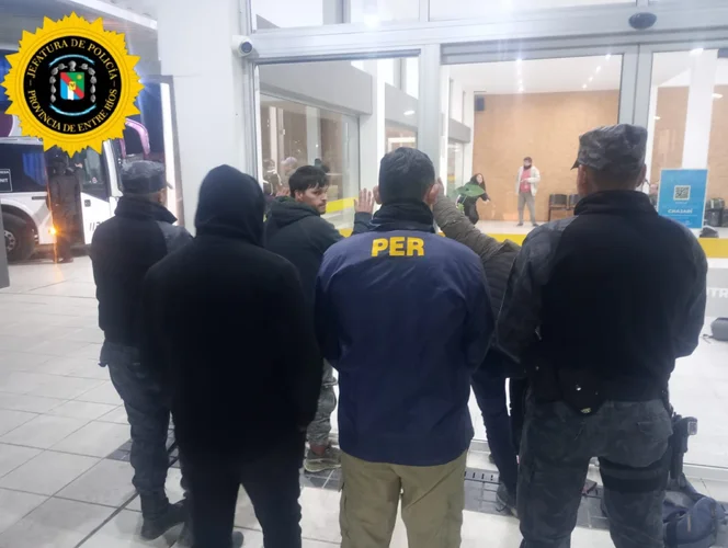Dos hombres fueron detenidos en Chajarí tras comprar un celular con una tarjeta presuntamente robada