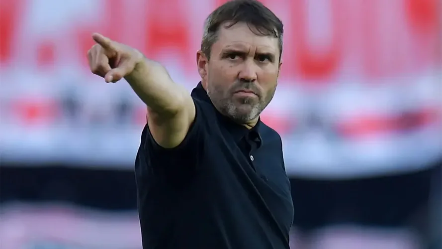 River oficializó la limpieza de su plantel
