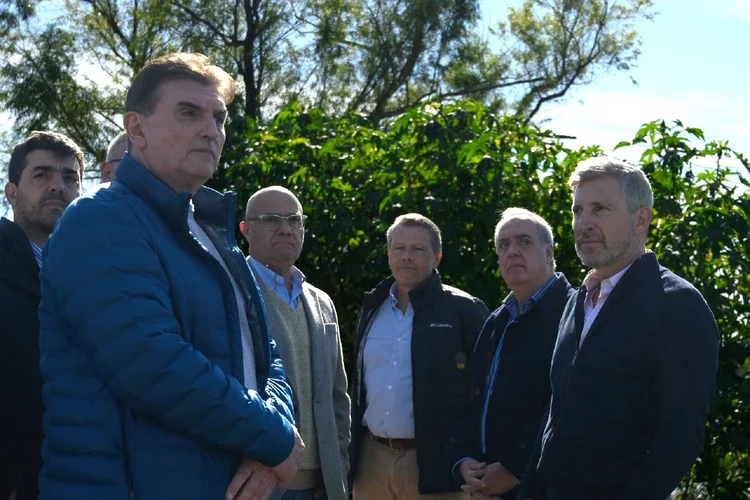El gobernador dio inicio a obras en el arroyo Cabayú Cuatiá y entregó equipamiento hidráulico - FM del este 100.5