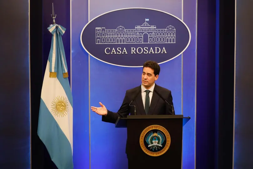 El vocero presidencial, Adrián Ravier, en conferencia de prensa